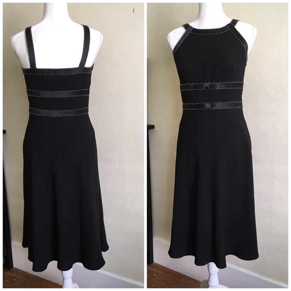 Ann Tatlor adorable black dress